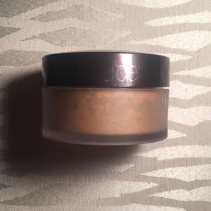 Laura Mercier translucent medium deep powder.